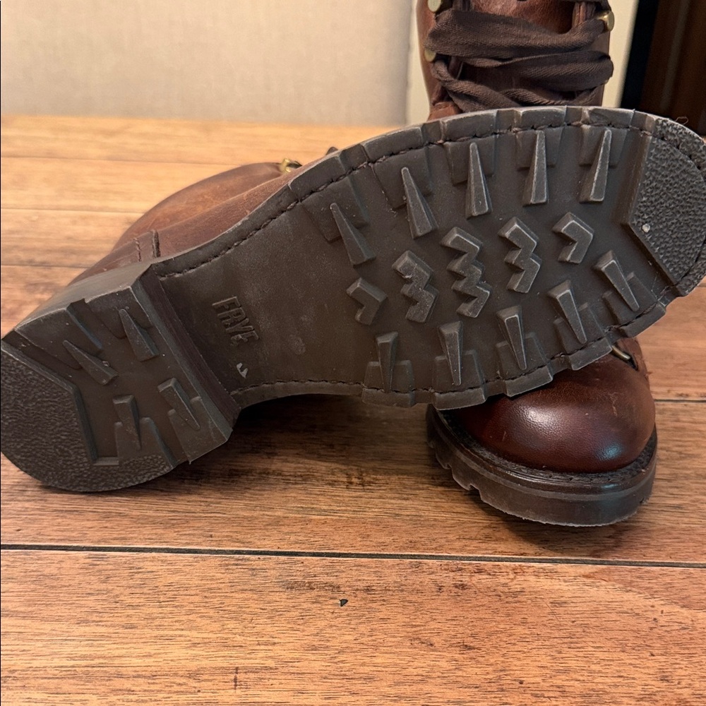 Frye ankle boots size 7 - Picture 3 of 6